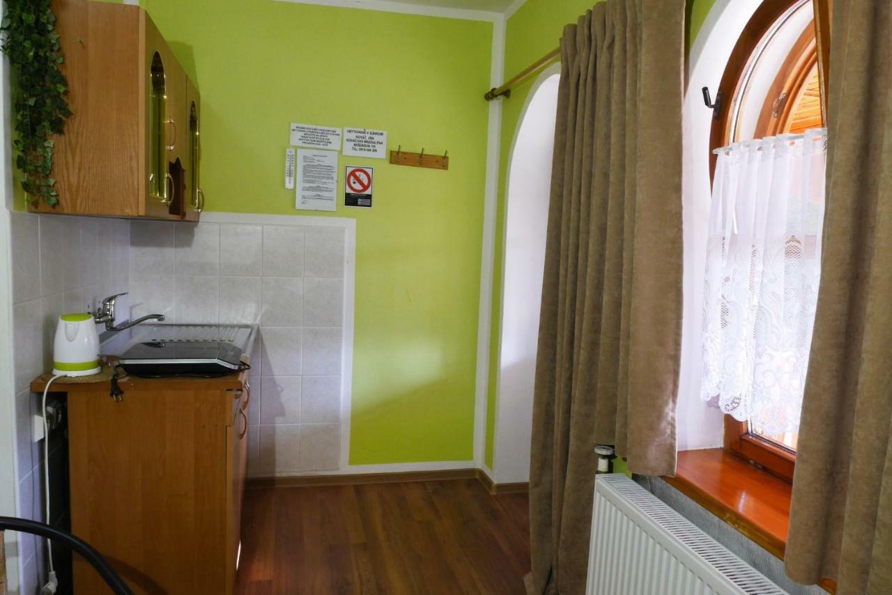 Apartman Pri Zamocku Besenova Exterior photo