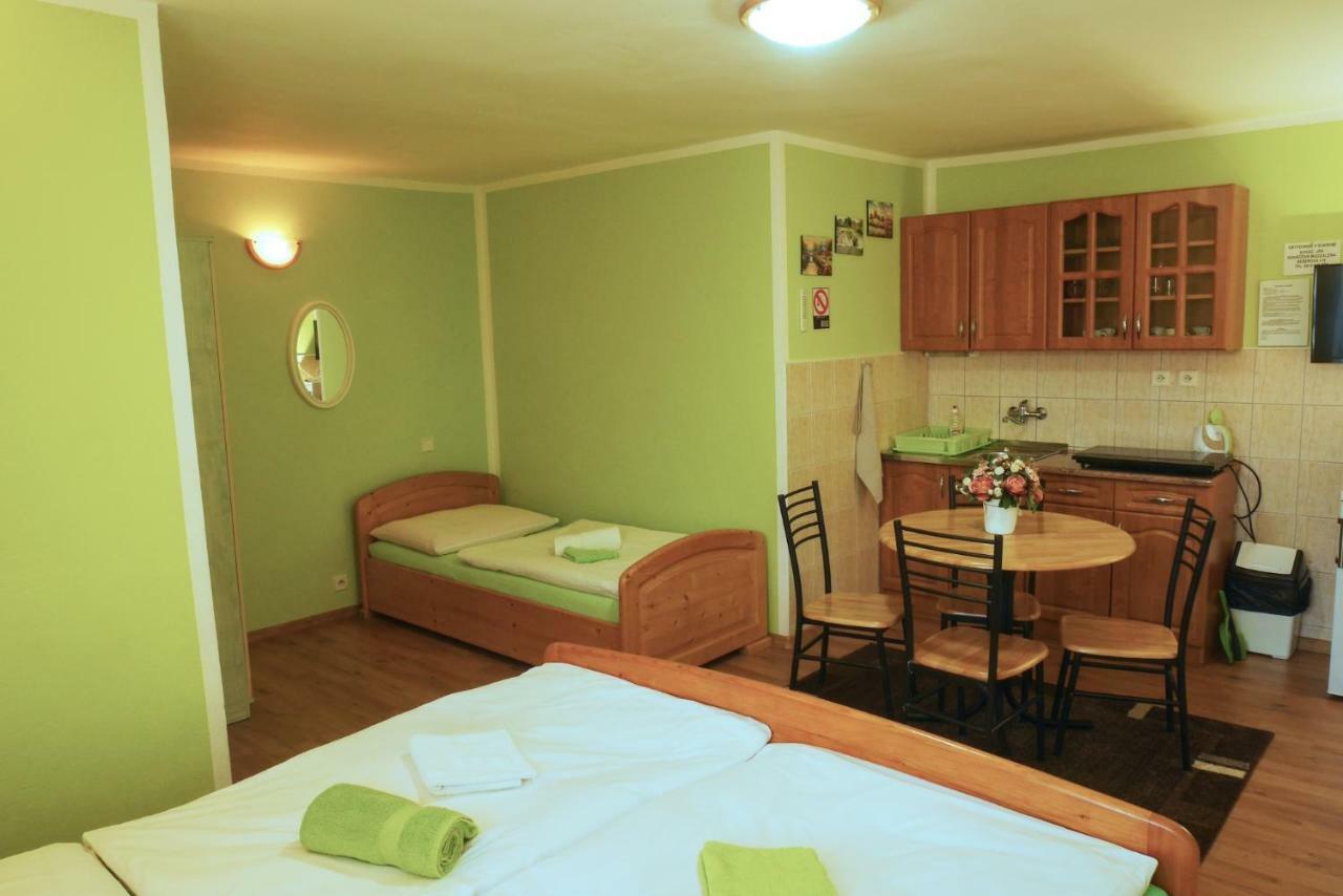 Apartman Pri Zamocku Besenova Exterior photo